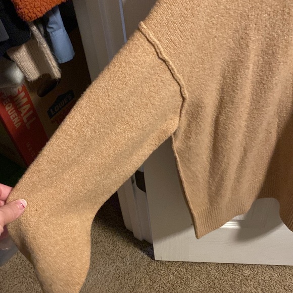 Camel color sweater - Picture 2 of 2